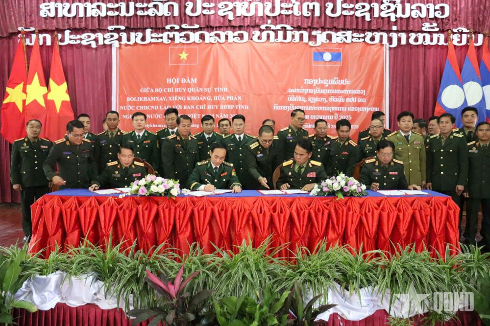 Bộ đội Biên phòng tỉnh Nghệ An hội đàm với Bộ Chỉ huy Quân sự 3 tỉnh của Lào